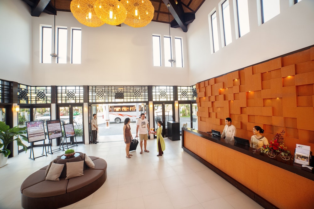 Hoi An Beach Resort 52/70