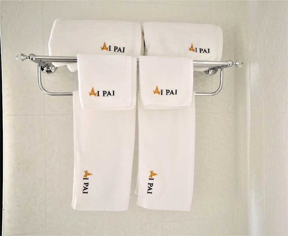 Ai Pai Hotel 69/95