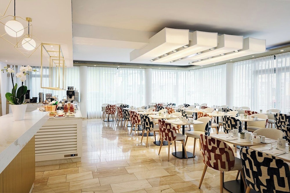 Eurostars Embassy 44/55