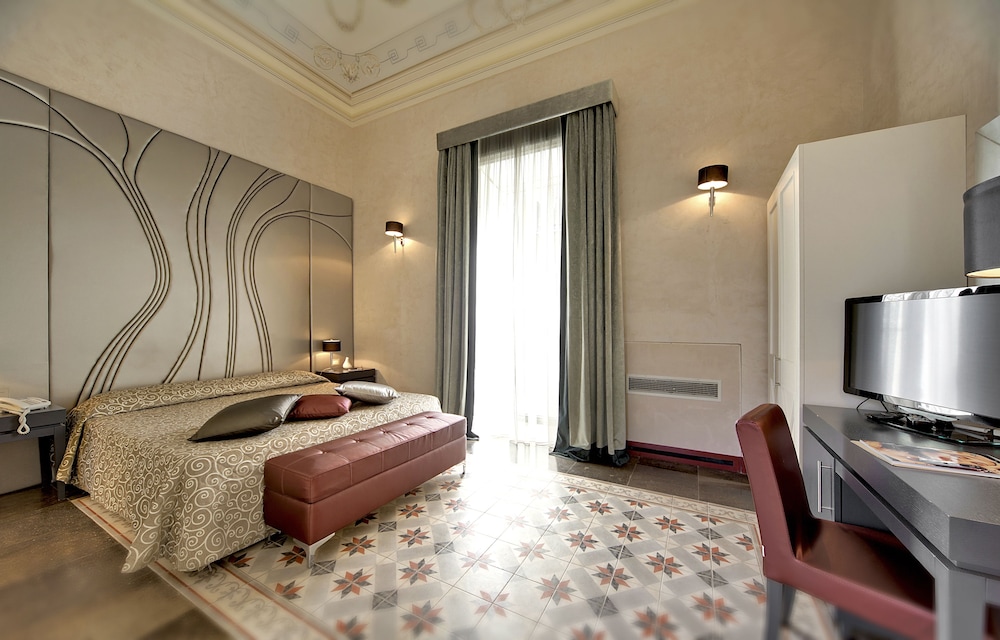 De Stefano Palace - Luxury Hotel 38/48