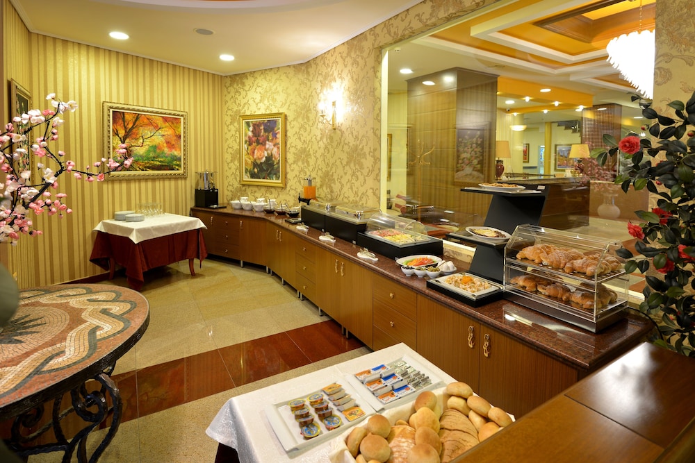 Lobby at AUSTRIA HOTEL, TIRANA