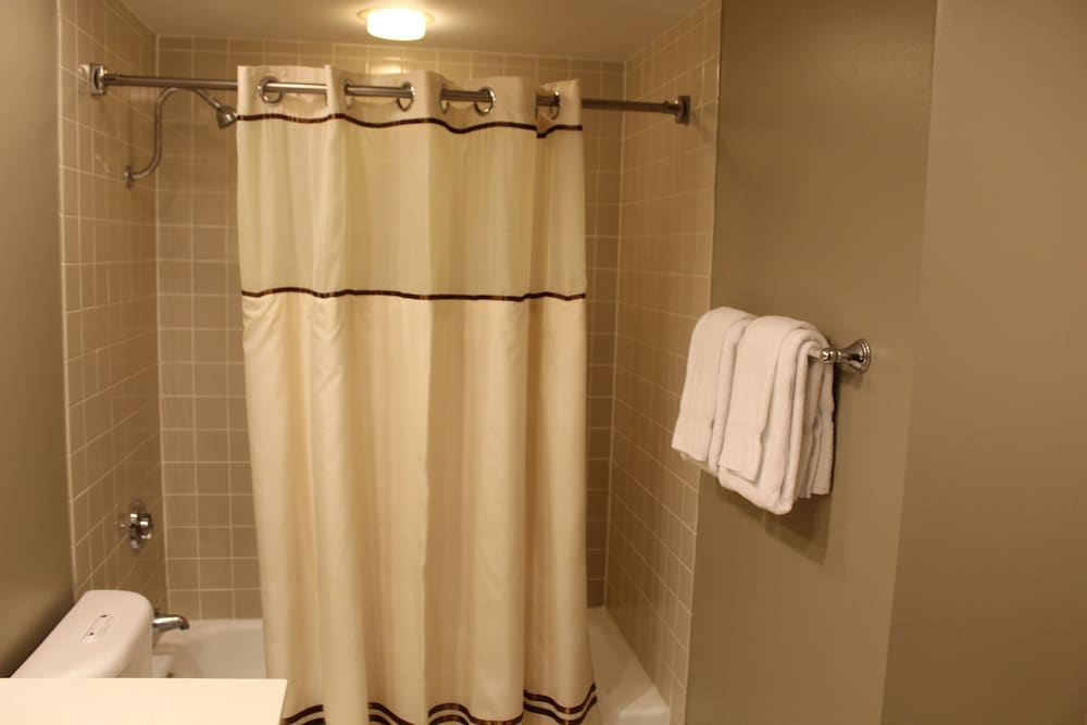 CROCKETT HOTEL 48/77