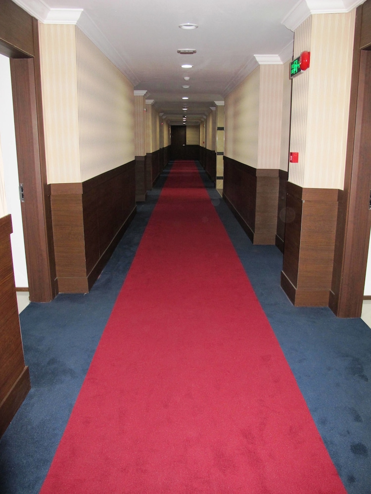 Townhouse Oak Vera Hotel Near Clark International Airport 35/57