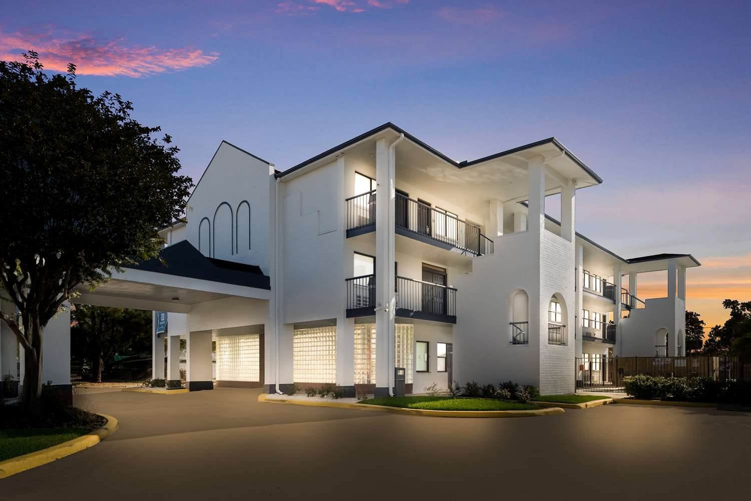 Surestay Hotel By Best Western Spring North Houston 1/22