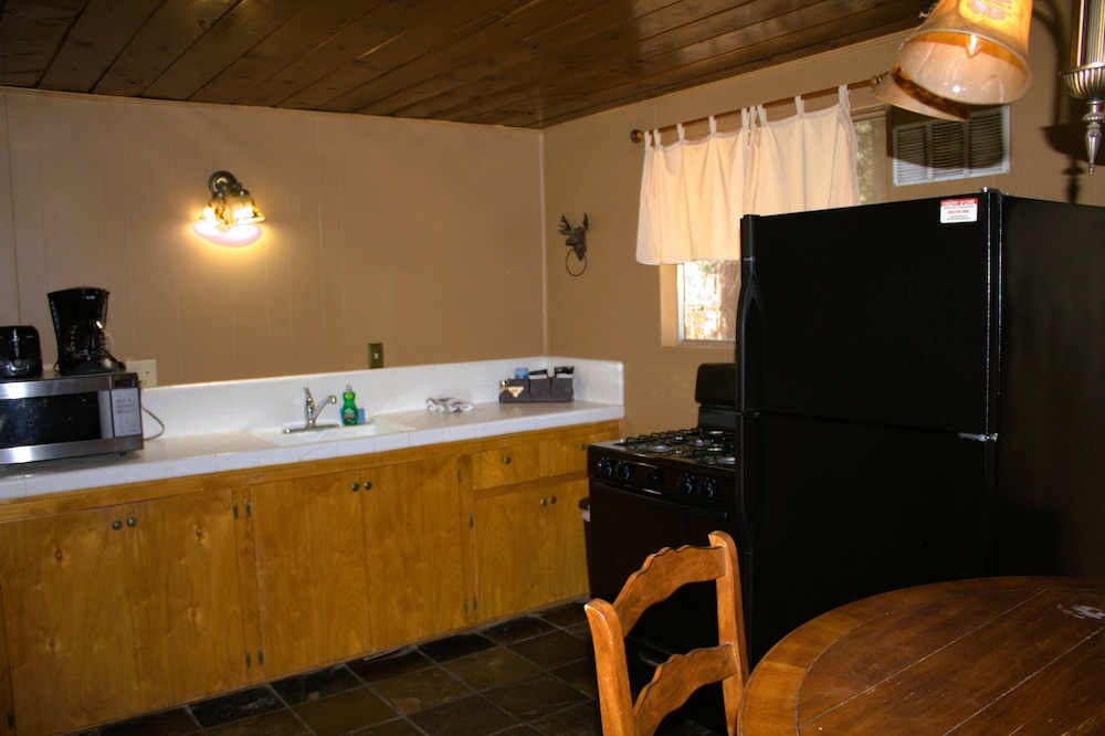 Goldmine Lodge 10/50
