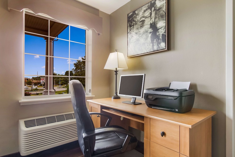 Best Western Parkside Inn 43/47