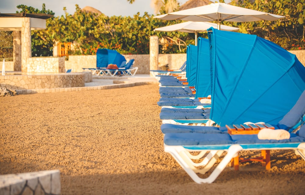 Ocean Cliff Hotel Negril 43/69