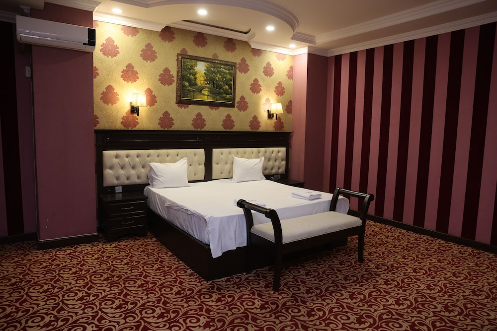 NEW BAKU HOTEL 30/50
