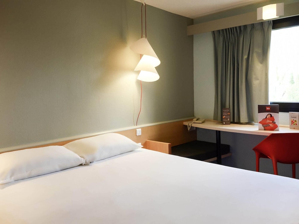 Ibis Nevers 26/63