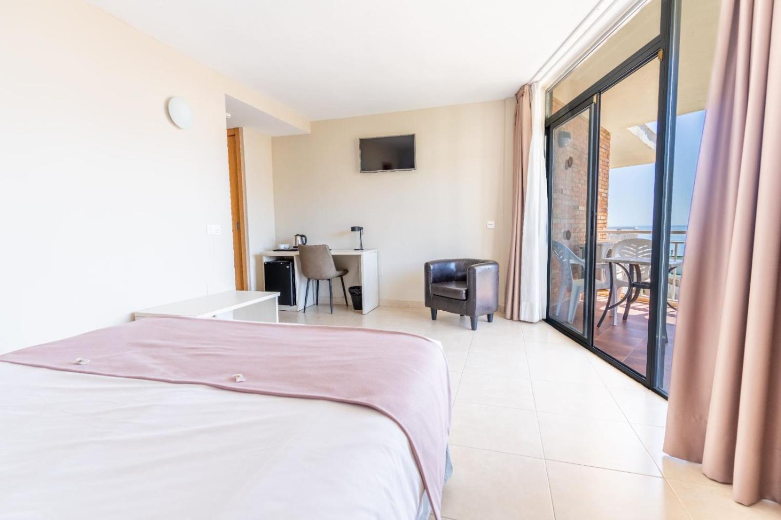 Room at Hotel Mainare Playa, FUENGIROLA
