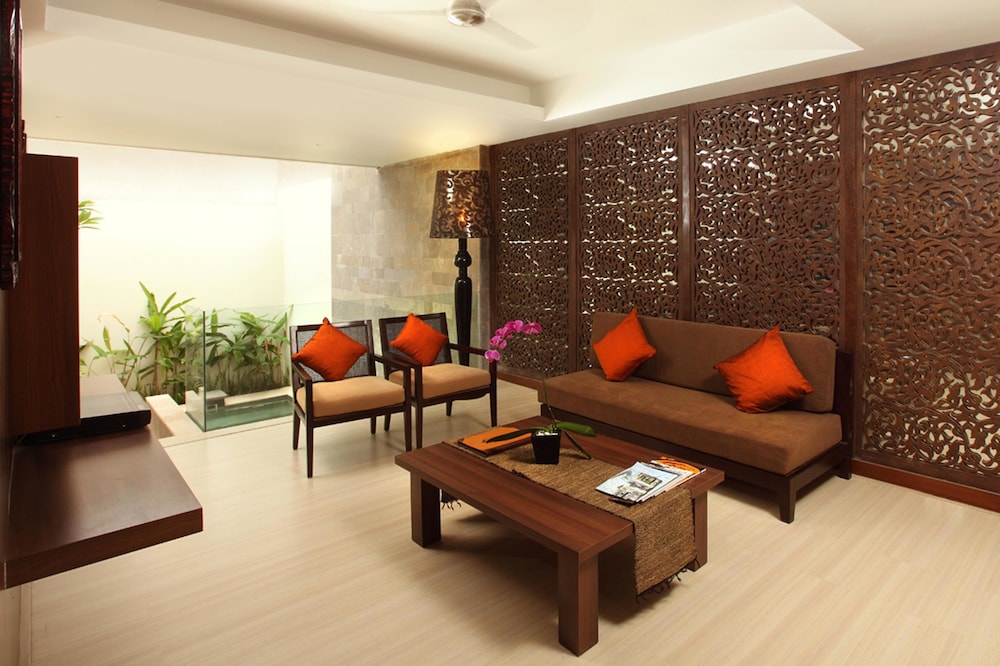 VILLA KAYU RAJA 43/69
