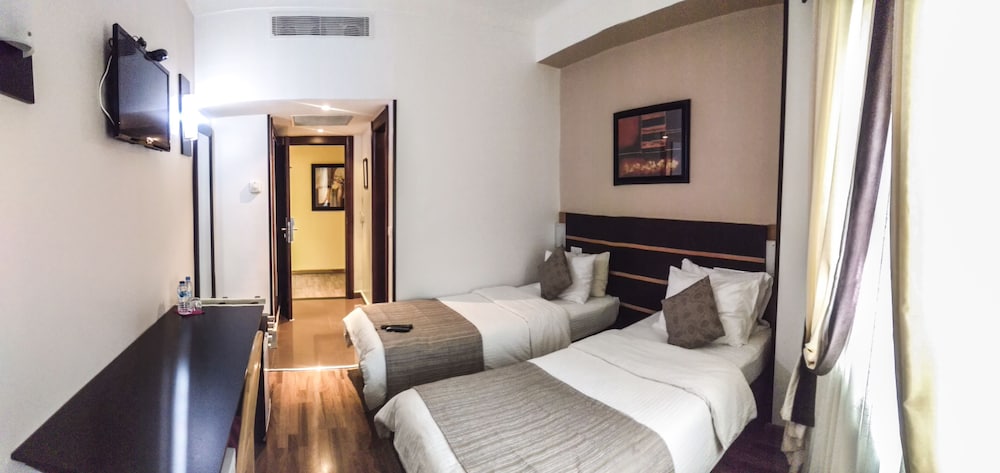 CLEAN HOTEL 16/62