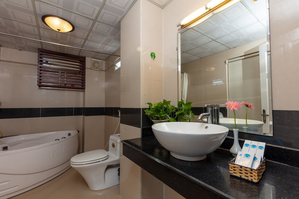Amore Hotel 44/47