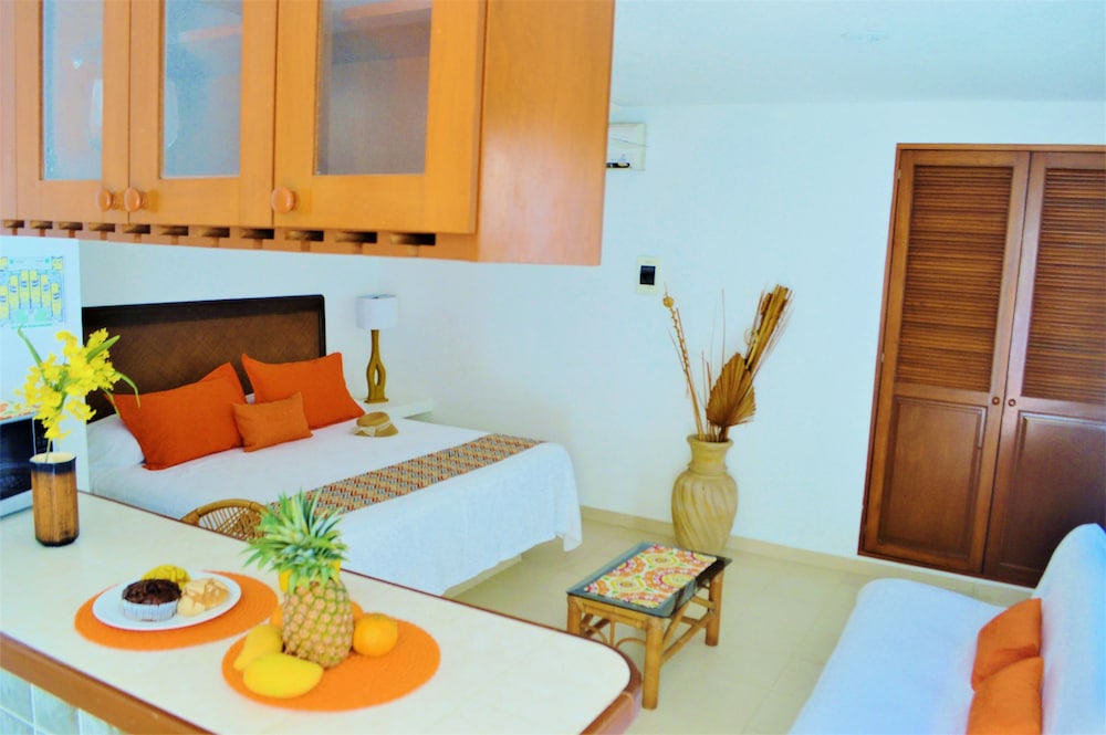 HOTEL ARRECIFES SUITES 53/67
