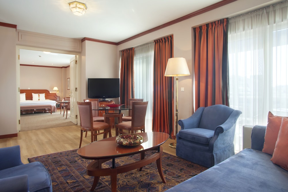 Holiday Inn Thessaloniki 36/72