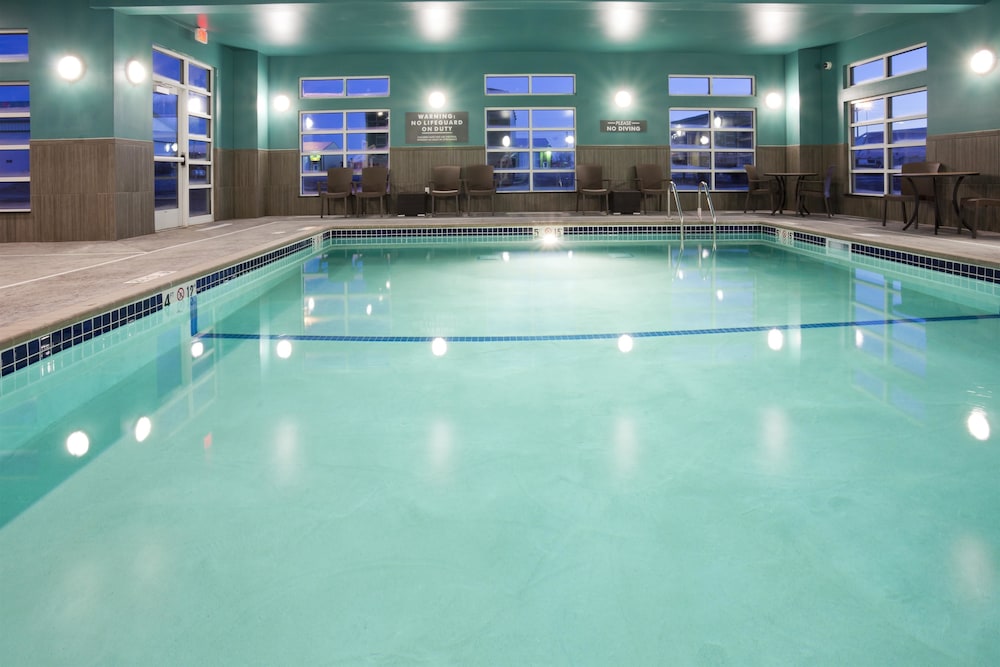 GrandStay Hotel and Suites 3/63