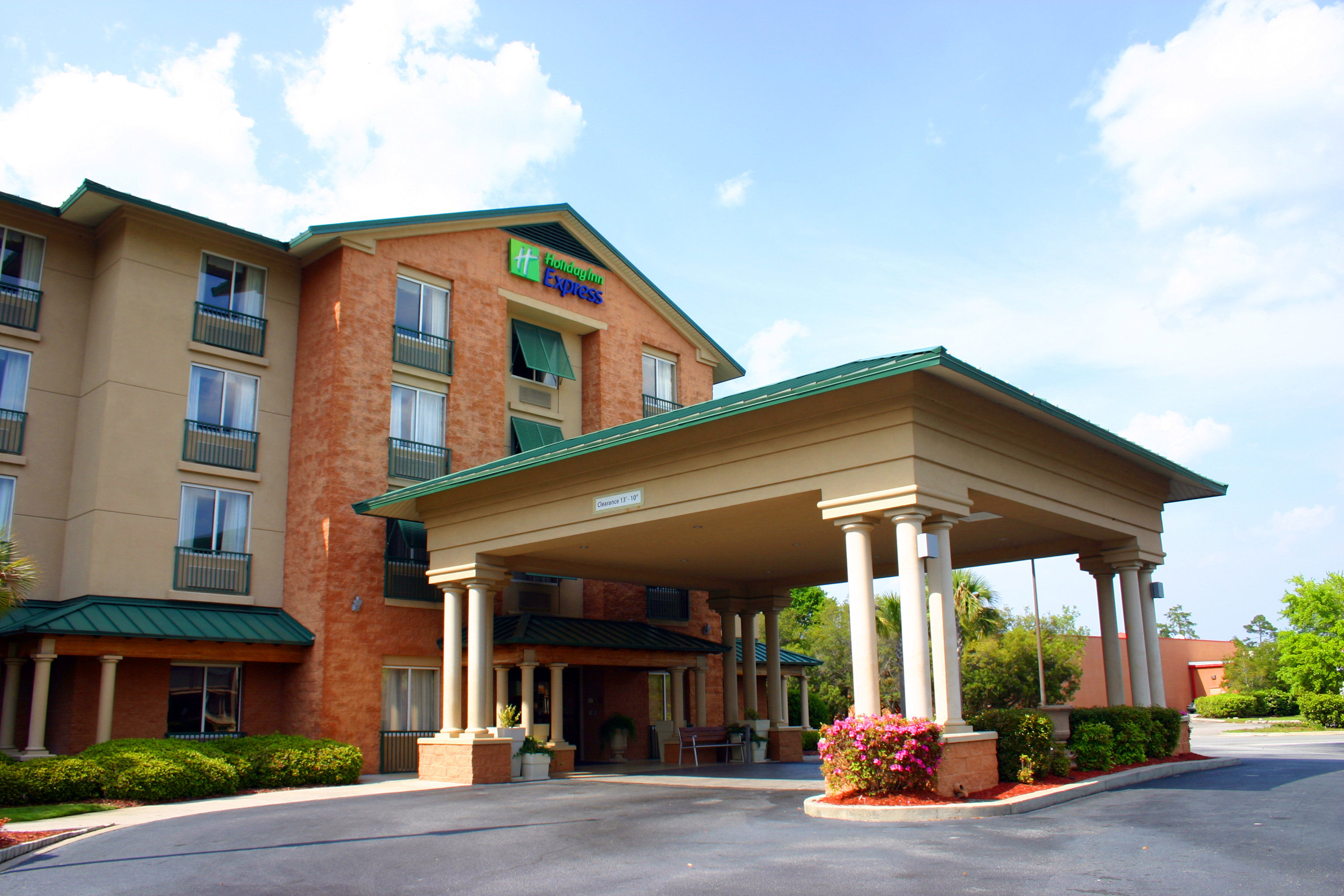 Holiday Inn Express Bluffton At Hilton Head Area 8/80