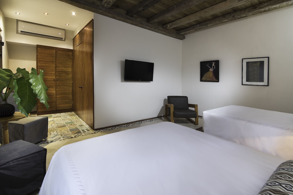 LUCA HOTEL 23/63