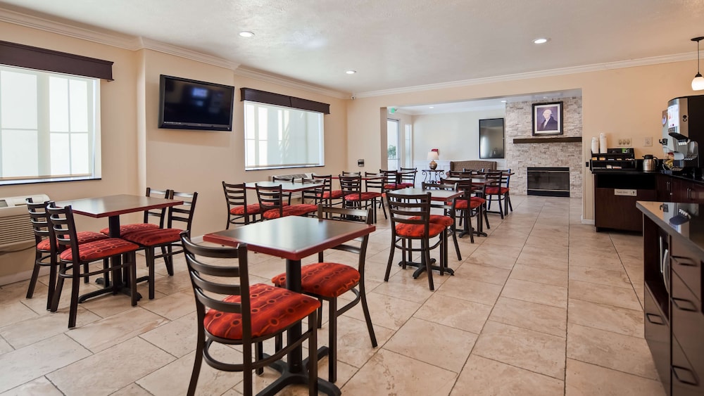 Best Western Salinas Monterey Hotel 31/37