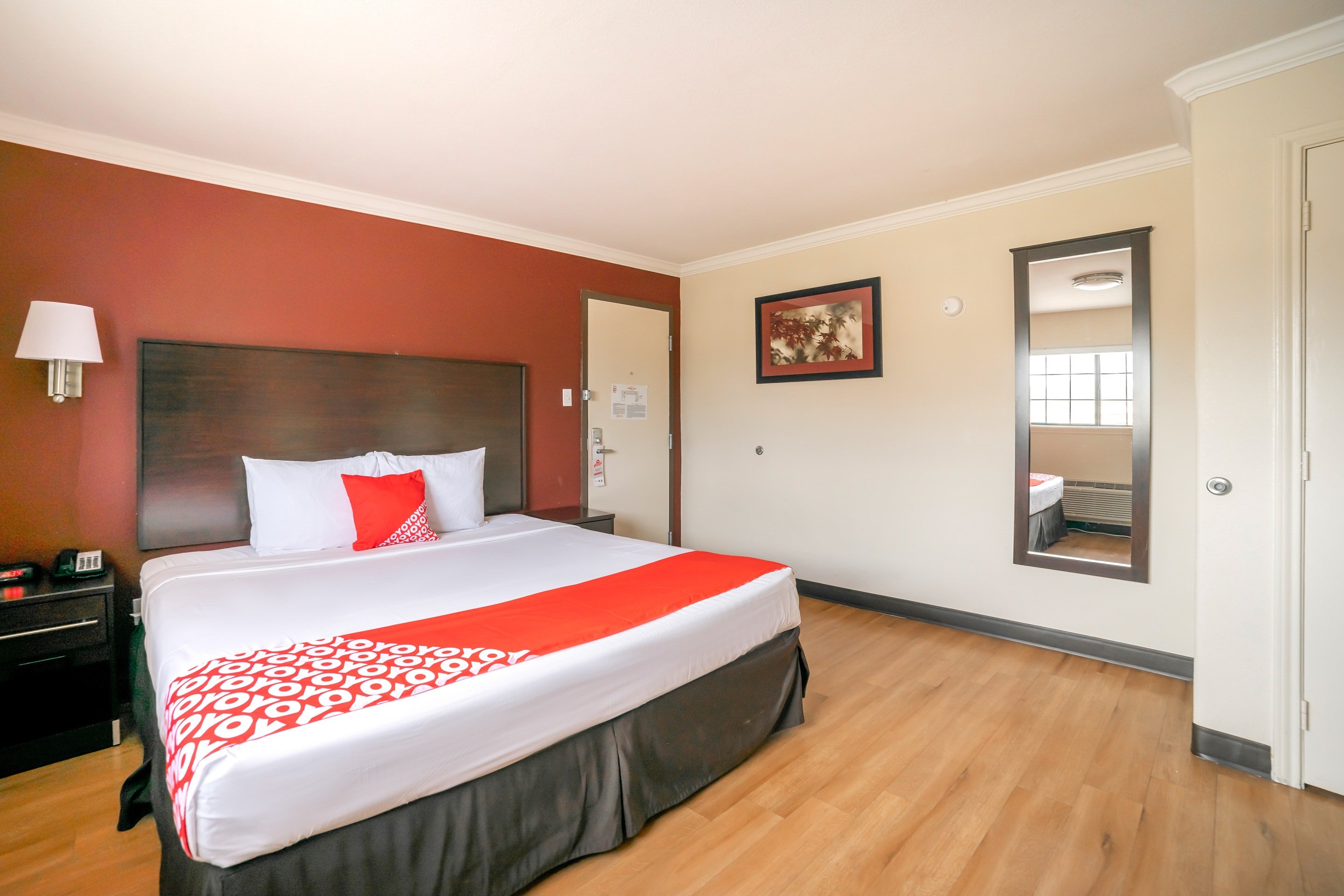 OYO Hotel McAllen Airport South 32/61