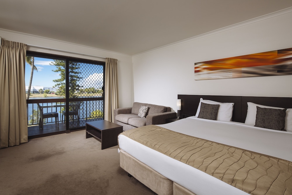 MERCURE TOWNSVILLE 14/61