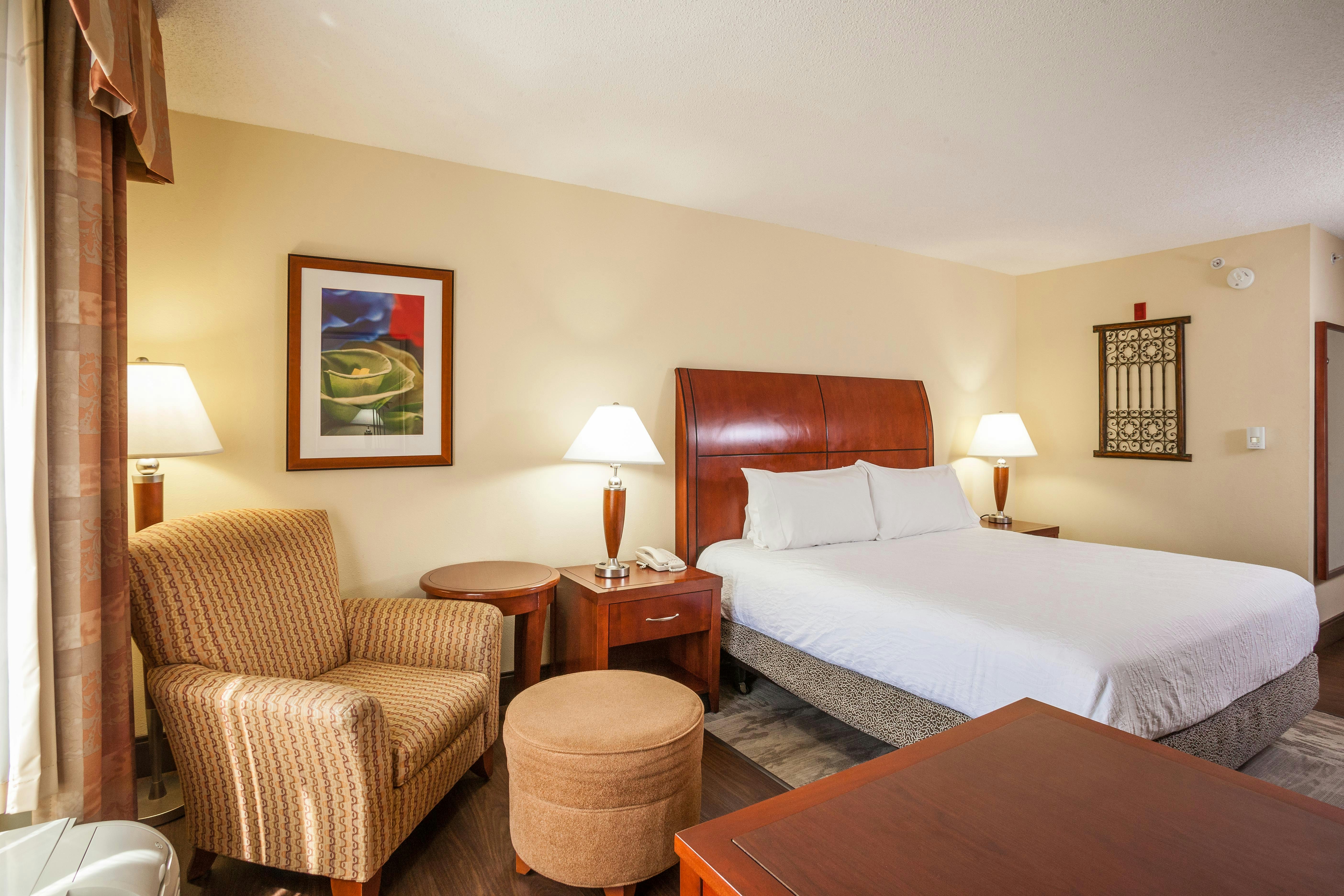 1 BEDROOM, SUITE, KING BED