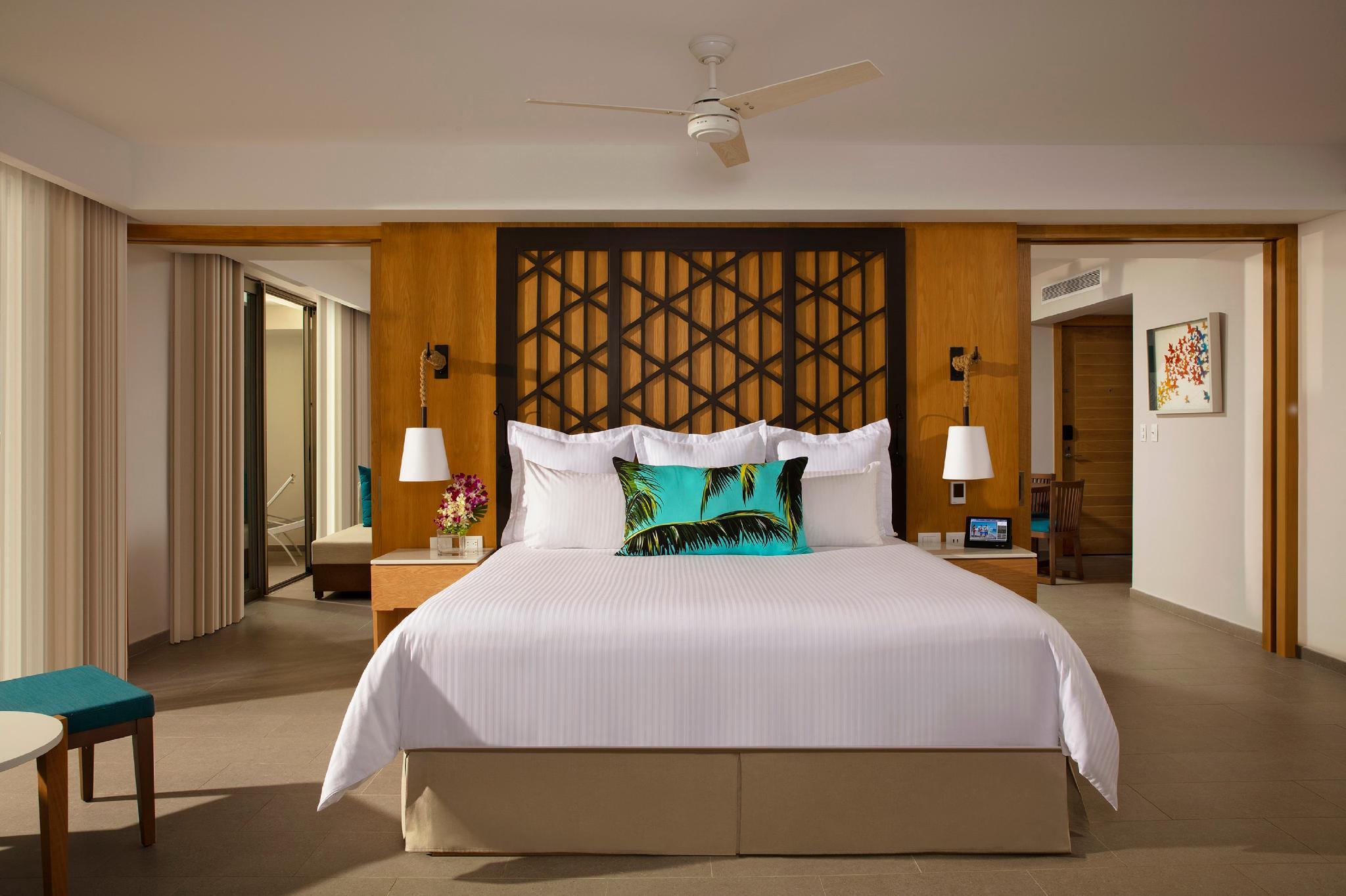 Preferred Club, Master, Suite
