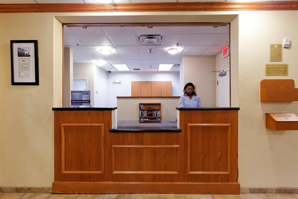Candlewood Suites Tuscaloosa 10/77