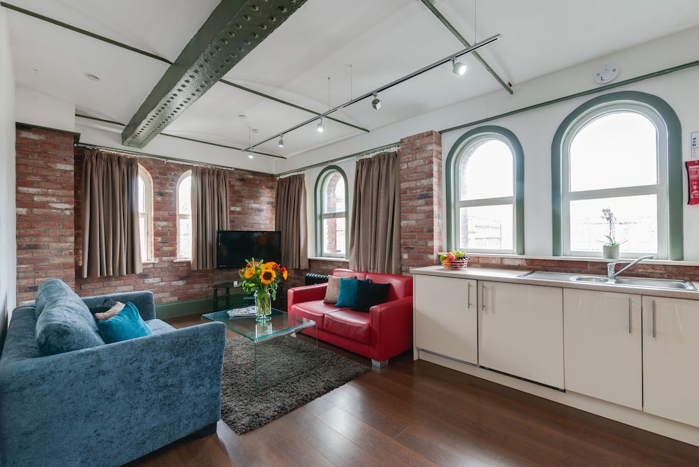 Base Serviced Apartments - Sir Thomas Street 36/57