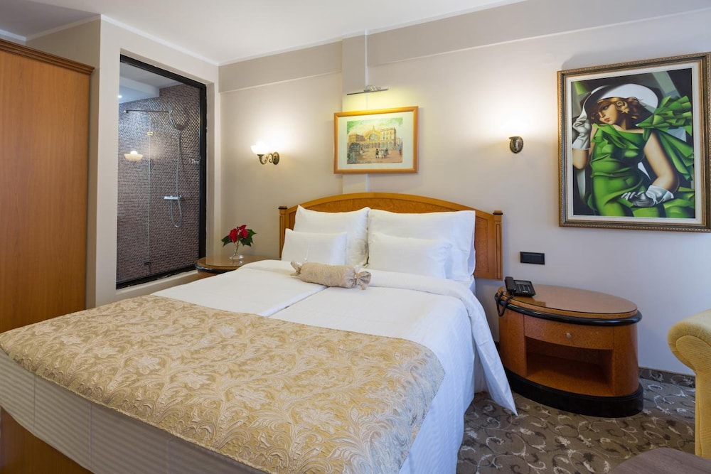 Sterling Hotel 12/49