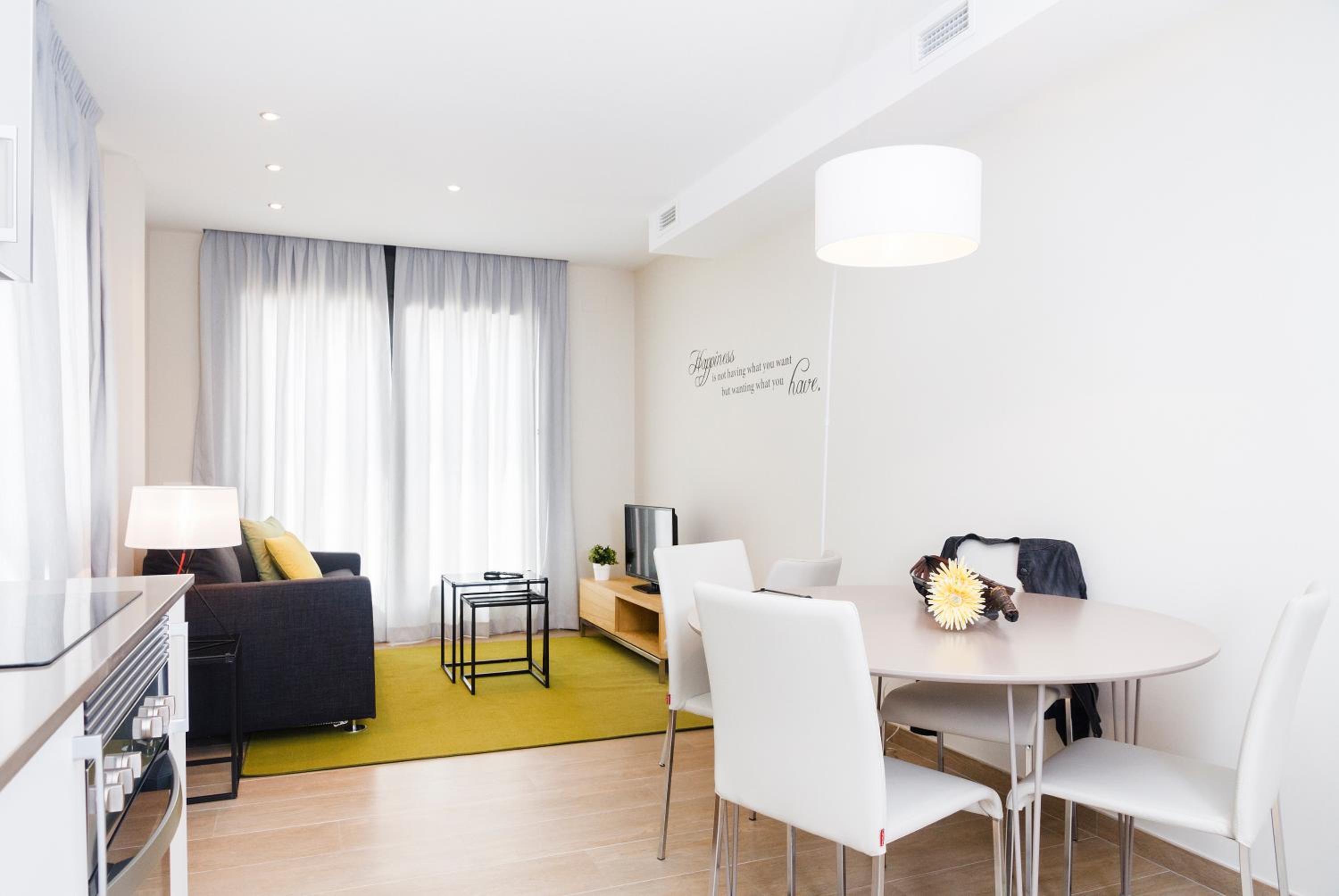 Feelathome Plaza Apartments 30/51