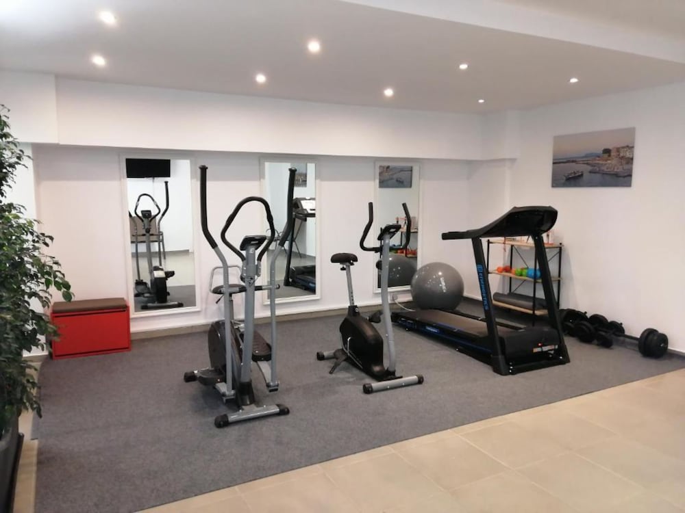 Carisa Suites and Apartments 20/50