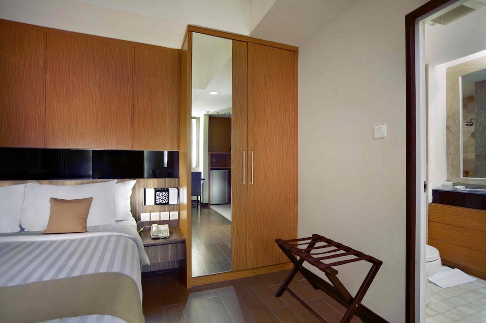 The Malibu Suites Balikpapan 8/36