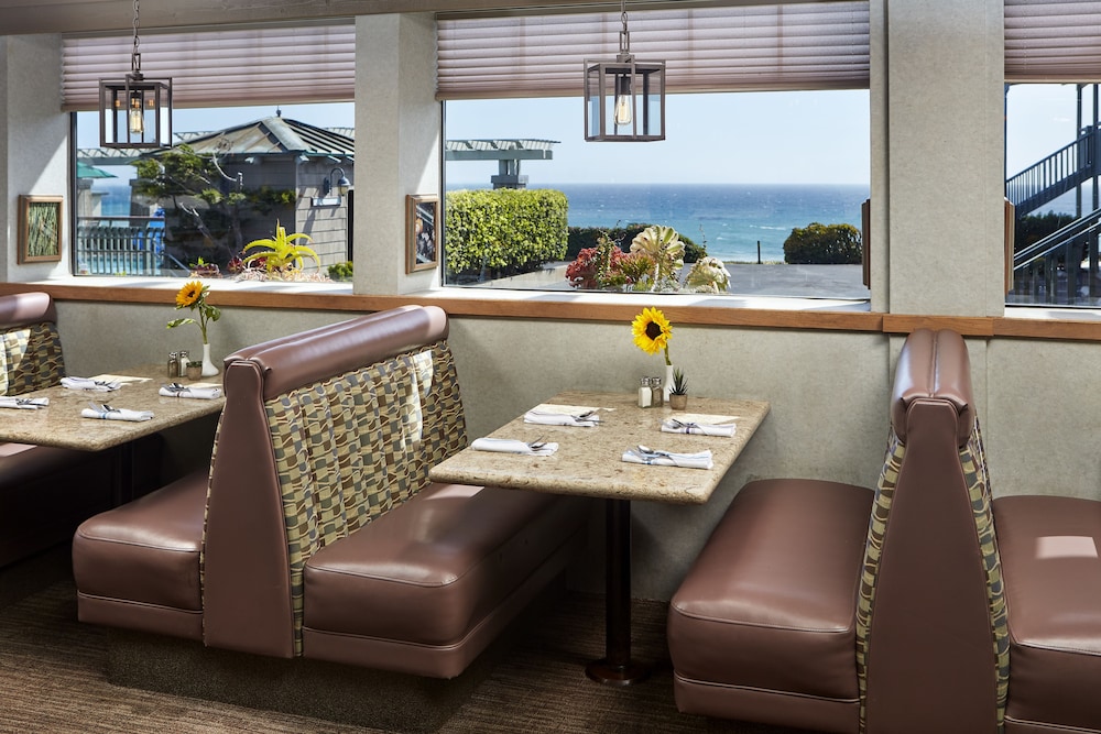 Cavalier Oceanfront Resort 50/67