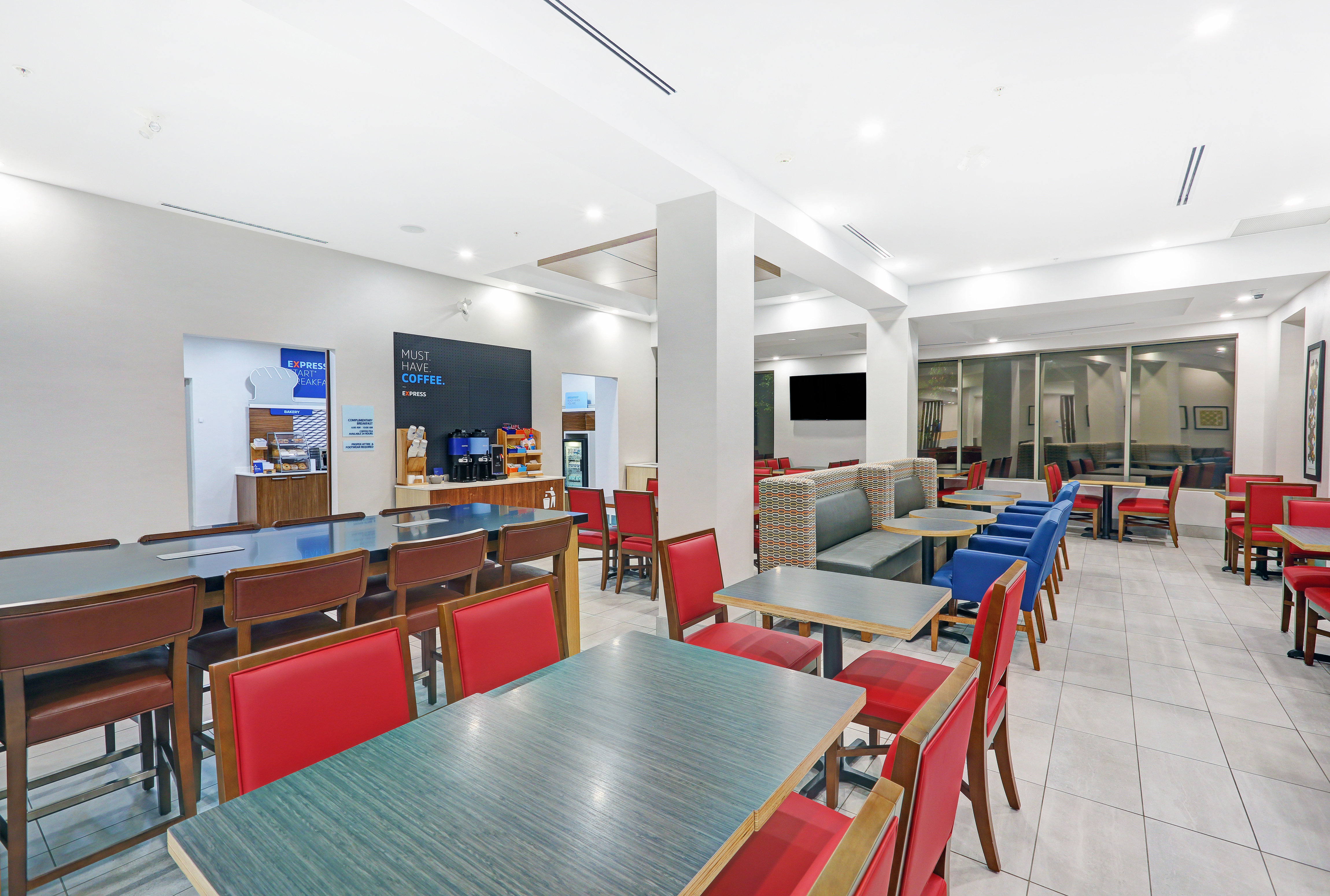 Holiday Inn Express Hotel Suites Woodstock South 49/67