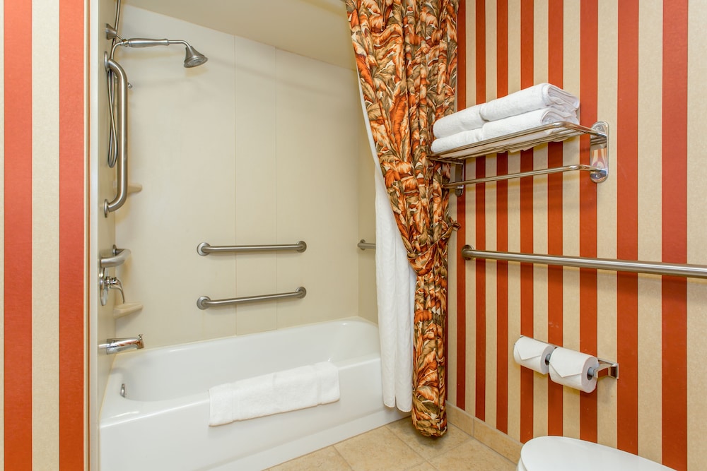 Holiday Inn Express Hotel Suites Bloomington 15/49