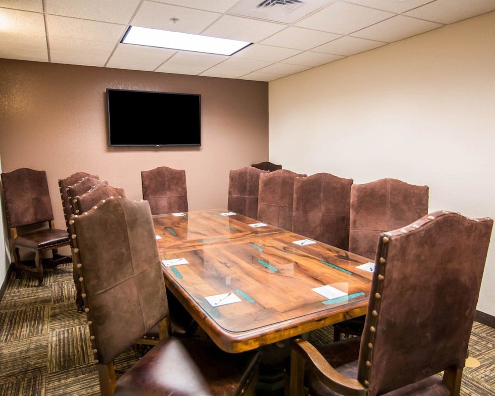 Sleep Inn & Suites & Conference Center Garden City KS 43/47