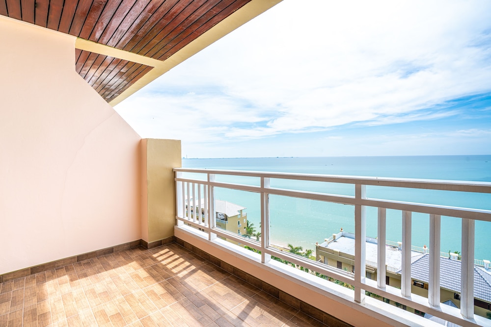 Royal Phala Cliff Beach Resort and Spa 23/50
