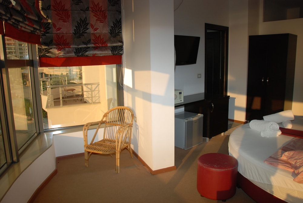 Hotel Strora 33/50