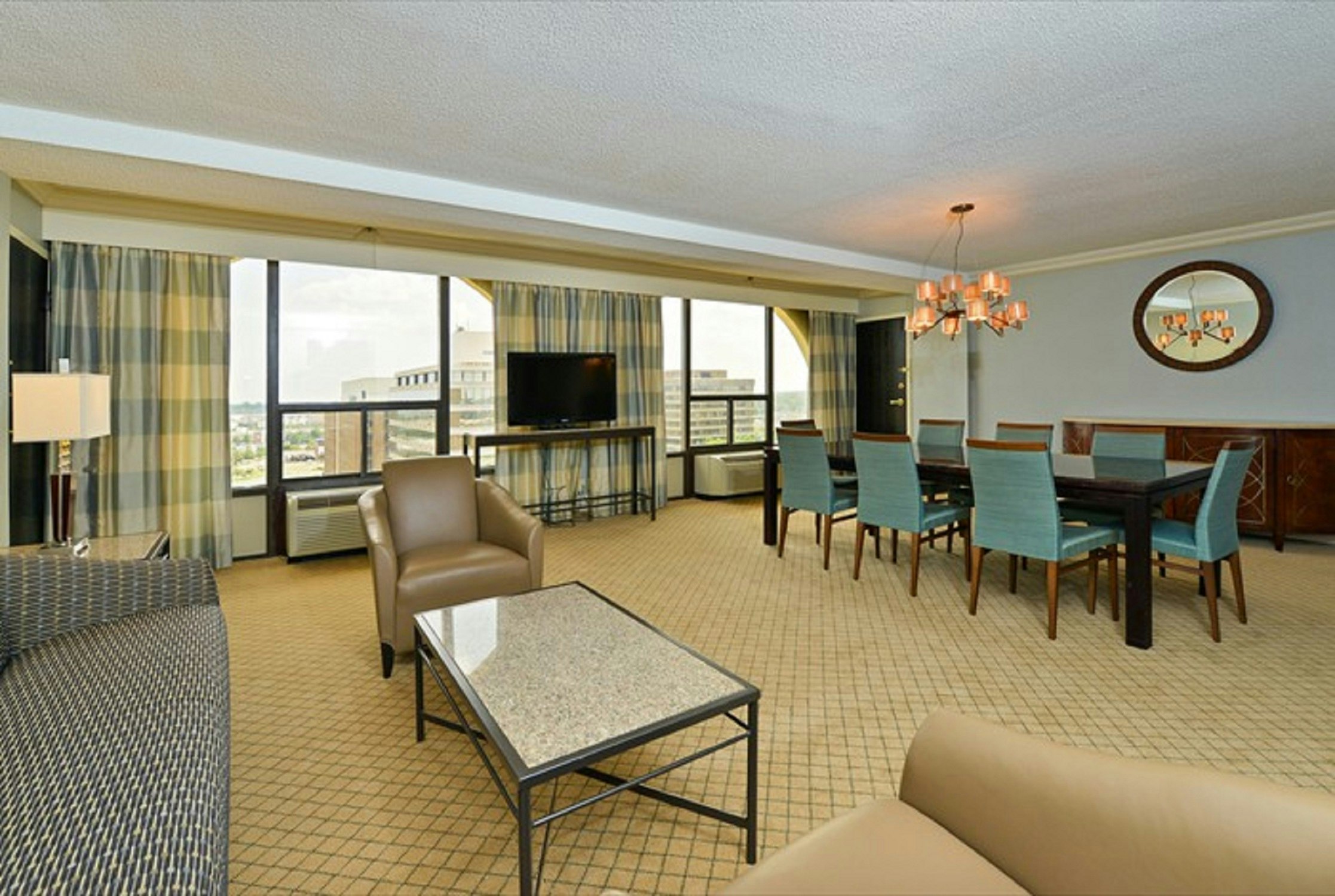 Hotel Belvoir Springfield 41/86