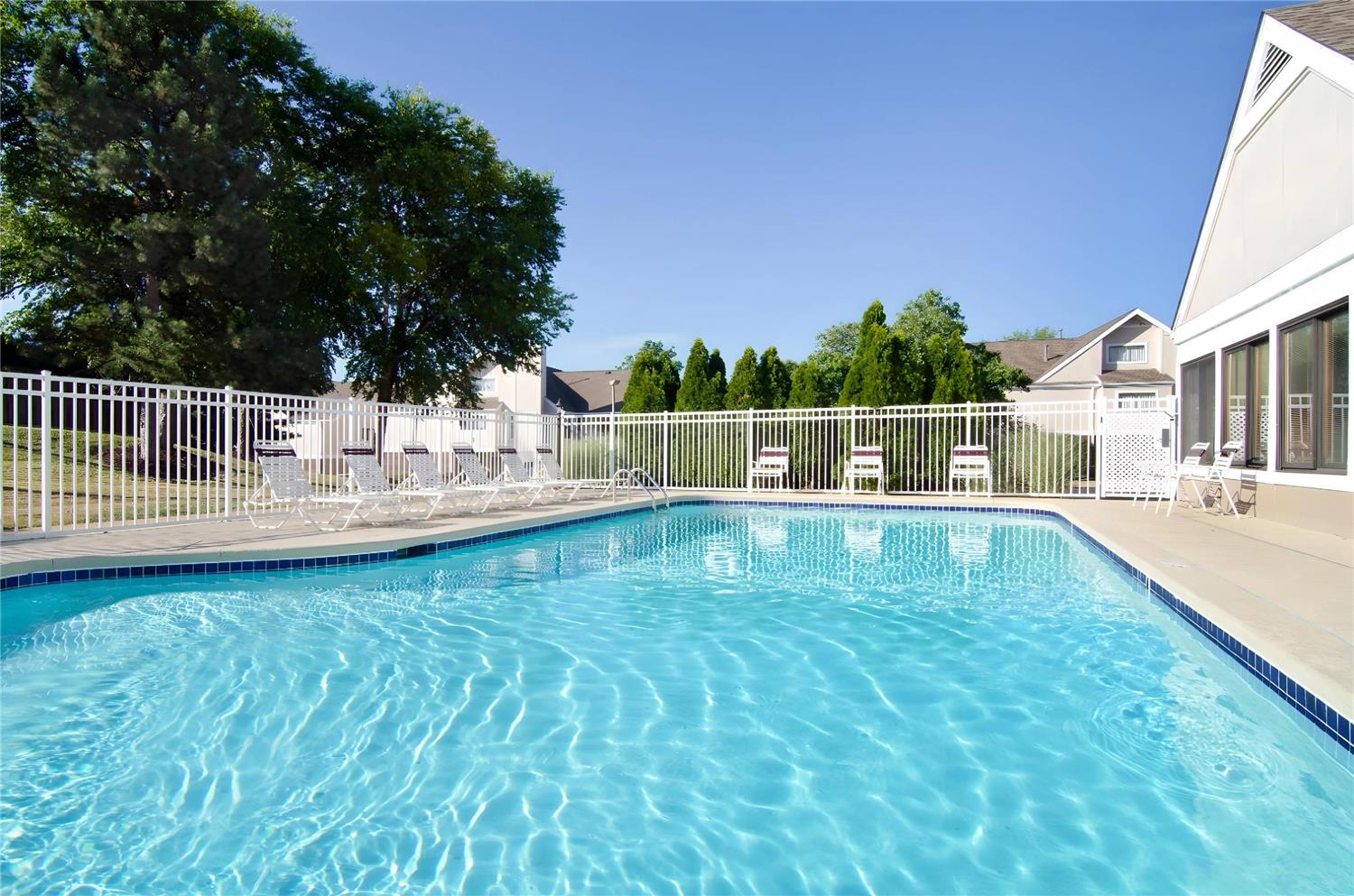 MainStay Suites St. Louis - Galleria 24/29