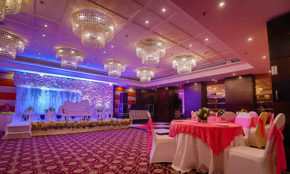 DS Clarks Inn Gurgaon 5/42