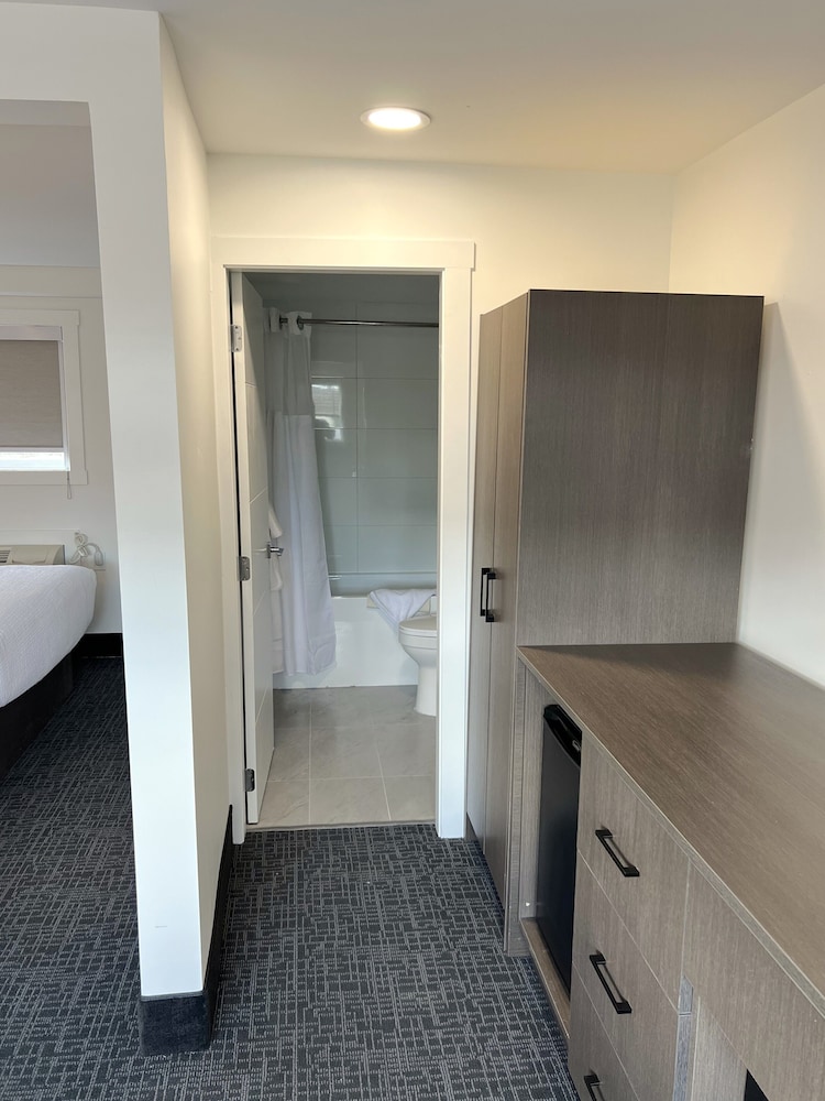 Coast Penticton Hotel 50/50