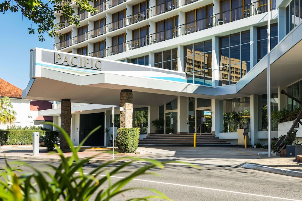 Pacific Hotel Cairns 6/72