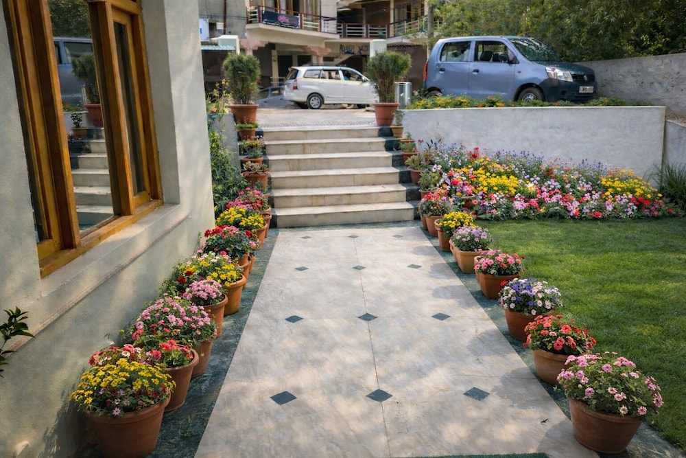 Royal Holiday Leh 32/43