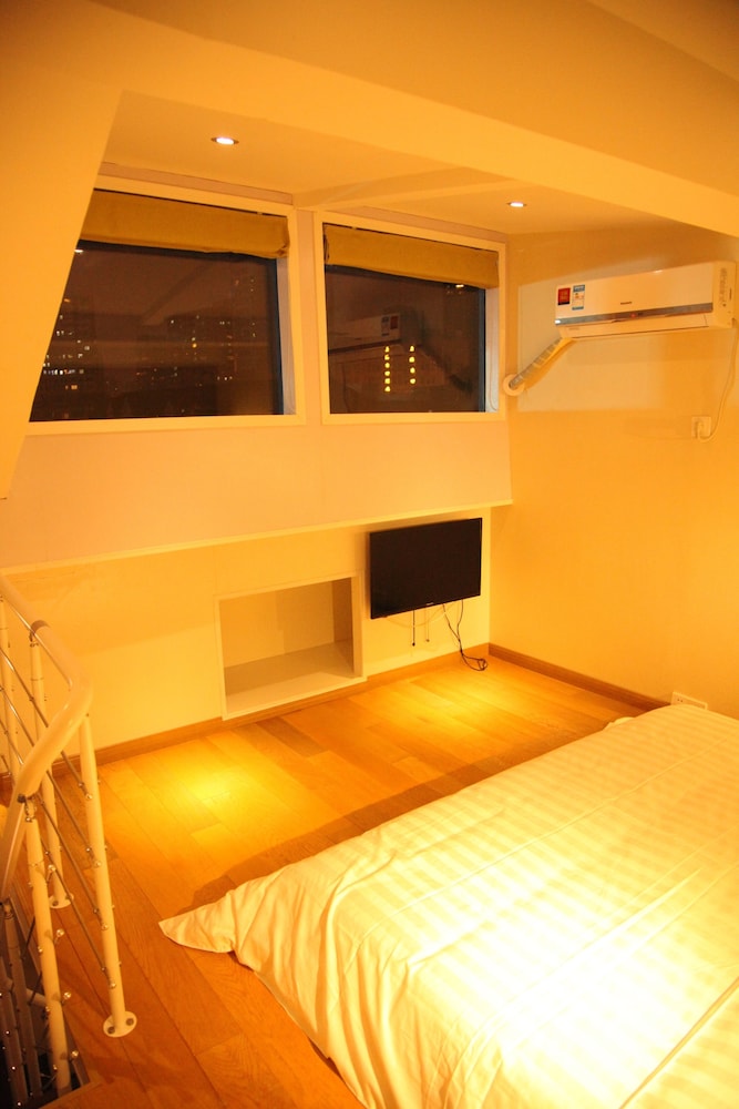 DELUXE, SUITE