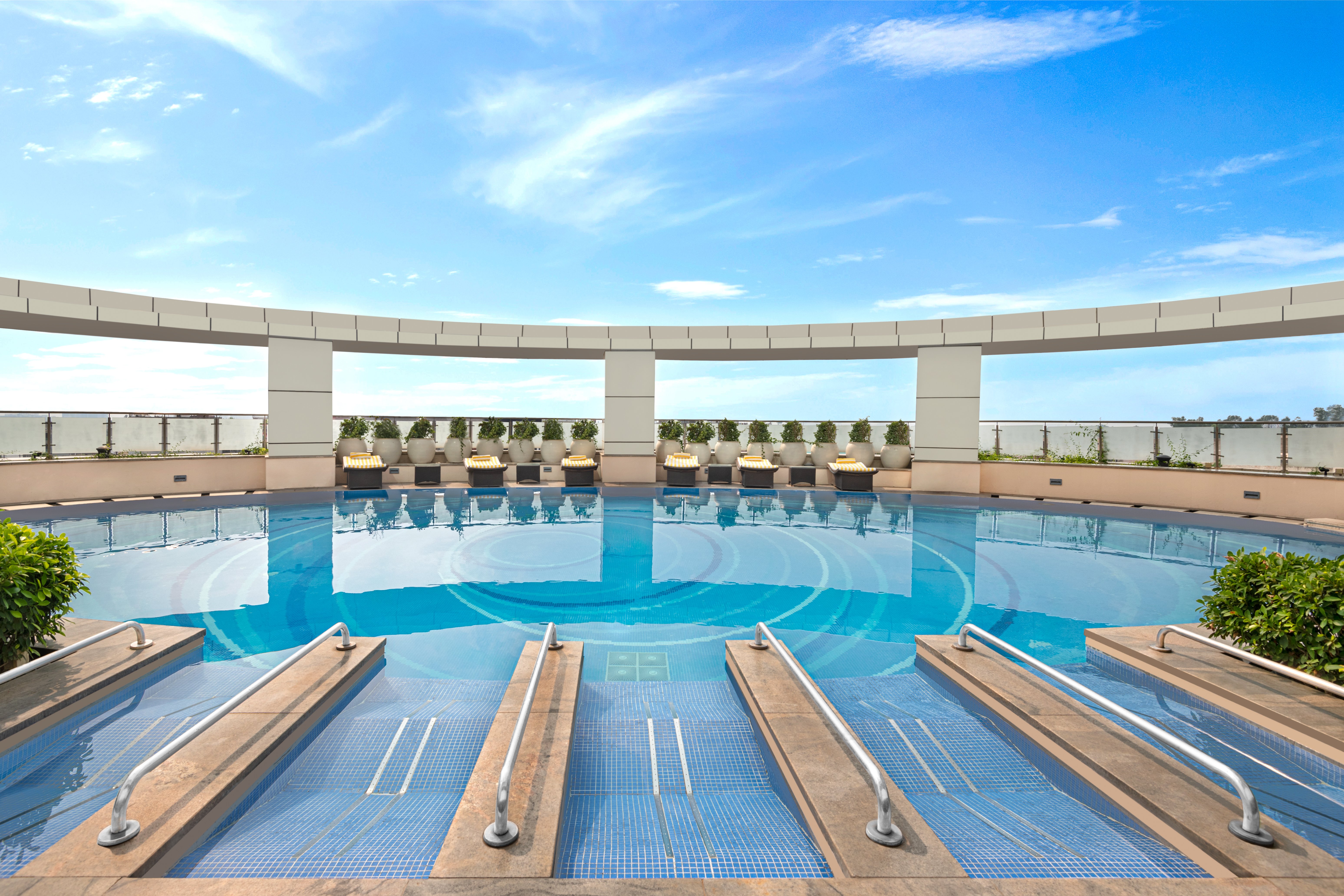 CROWNE PLAZA GREATER NOIDA 76/78