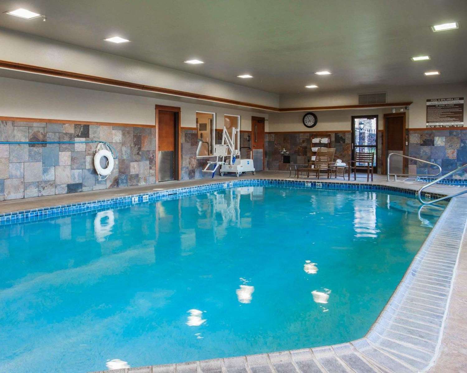 Comfort Suites Moses Lake 29/35