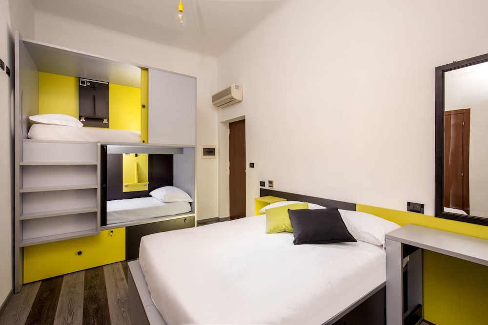 FEMALE DORM, 6 BEDS