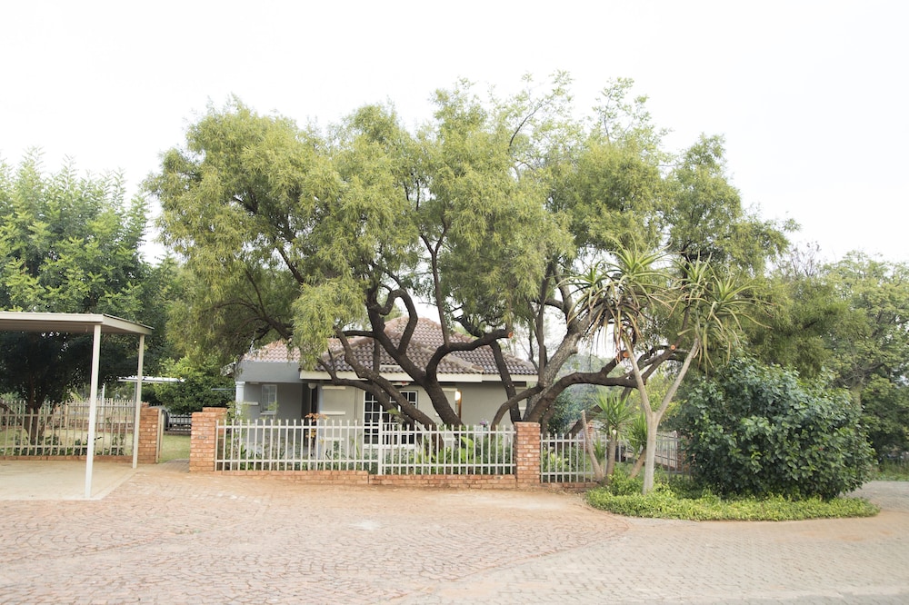 Nehema Manor 2/45